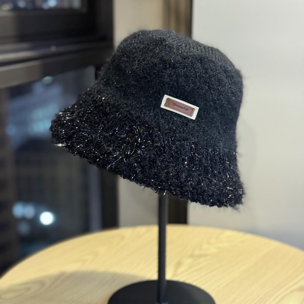 Neuer Plüsch Warmer Fischerhut aus heller Seide für Damen im Herbst und Winter Koreanische Version Vielseitig Gesicht zeigend Kleiner Topfhut Kurze Krempe Bucket Hat