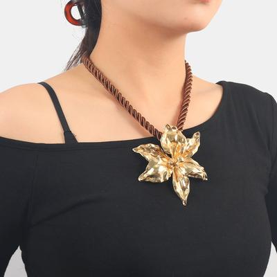 New Style Exaggerated Flower Pendant Necklace