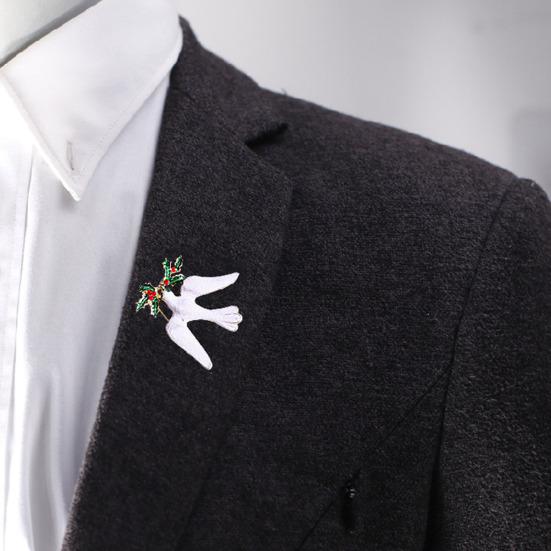 Brooch Handcrafted Glaze Finish Peace Pigeon Enamel Pin Symbol of Peace Freedom Hope Shirts Suits Denim Jackets Badge