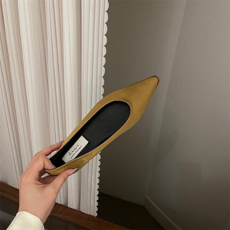 

Французький темперамент атласні гостроносі туфлі-човники жіночі 2024 літо нові з неглибоким вирізом старші фея ніжні м які підошви бабусині туфлі 39 золотистий