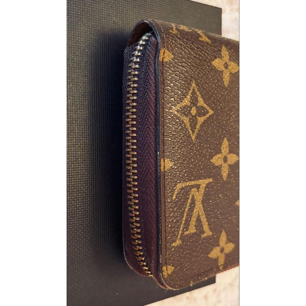 Used [Guaranteed Authentic] LOUIS VUITTON Long Wallet Zippy Wallet