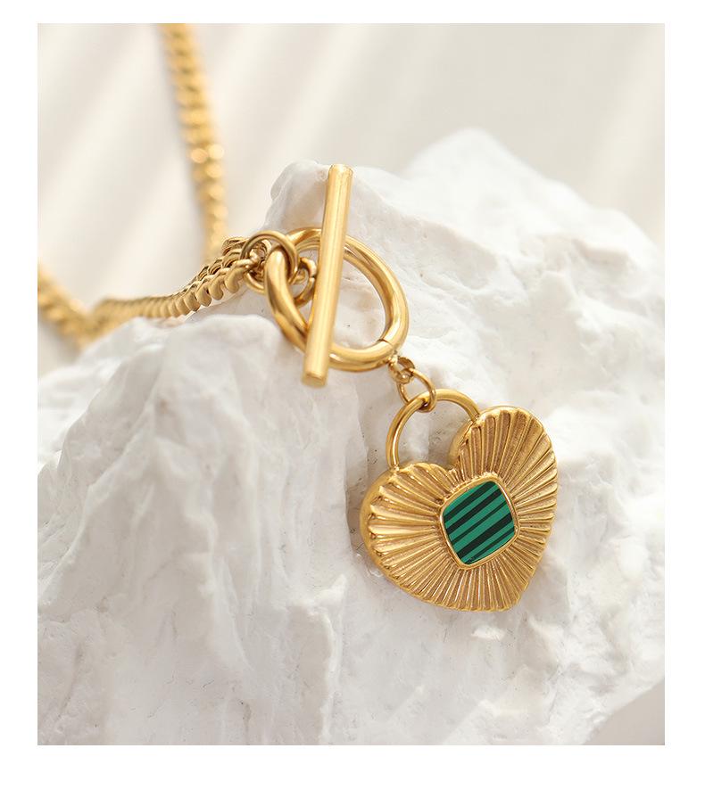 European Retro Style Heart Pendant Necklace with Green Acrylic Inlay, Gold-Plated Titanium Steel Cuban Chain