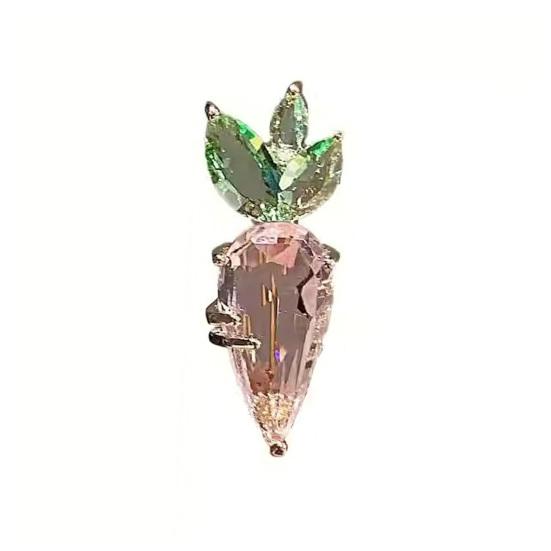 

Women Brooch High-Gloss Faux Crystal Inlay Sparkling Carrot Design Lapel Pin Non-Slip Buckle Scarves Shawls Bags Badge розовый