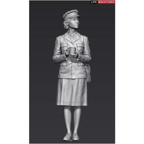 Life Miniatures 1/35 Scale Resin Kit LM-35004: WWII Royal Air Force WAAF (Women's Auxiliary Air Force) Deputy Chief of Staff, 1940-1941