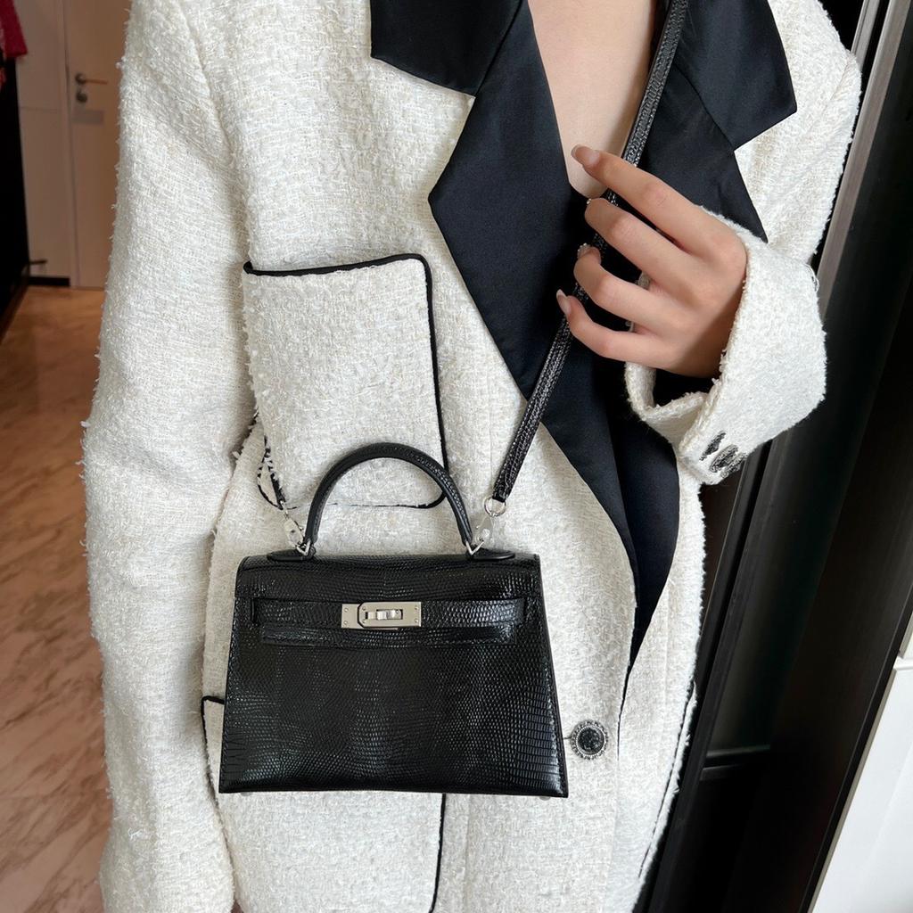 Haute Couture Mini Second Generation Half Hand Lizard Pattern Cowhide One Shoulder Crossbody Handbag Women's Light
