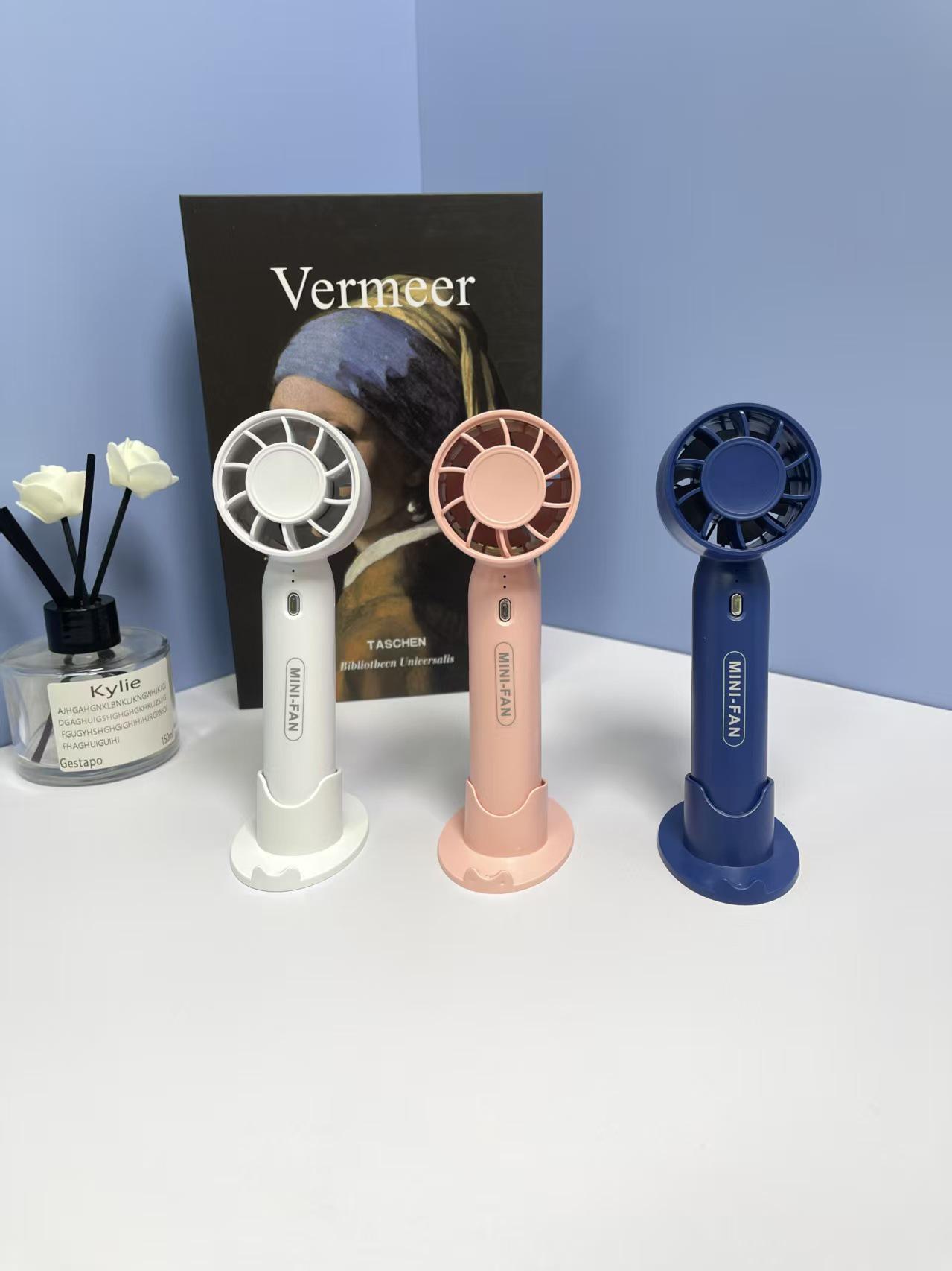 T242 High-Speed Handheld Fan: 199 Speeds, USB Charging, Portable with Atmosphere Light - Desktop Small Fan 106*24*46 mm