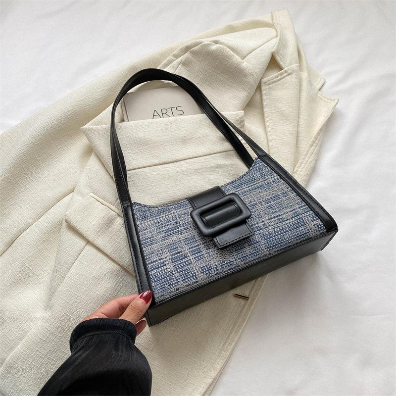 

Большая вместимость одно плечо 2024 лето новая модная нишевая дизайнерская сумка женская иностранного стиля маленькая квадратная простая сумка подмышкой женская чёрный