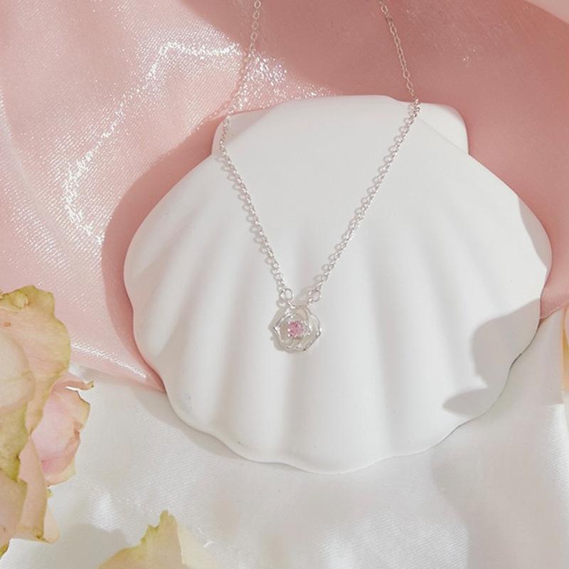 

Rose Necklace, Femininity, Fashion And Simplicity, Pink Flower Collarbone Chain, Light Luxury, Niche Design, High-End Item Decoration