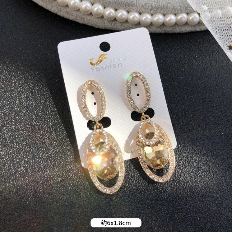 Retro temperament celebrytki kryształowe kolczyki sztyfty z diamentami, damskie luksusowe super błyszczące kolczyki z frędzlami na przyjęcie, proste kolczyki z kamieniami szlachetnymi