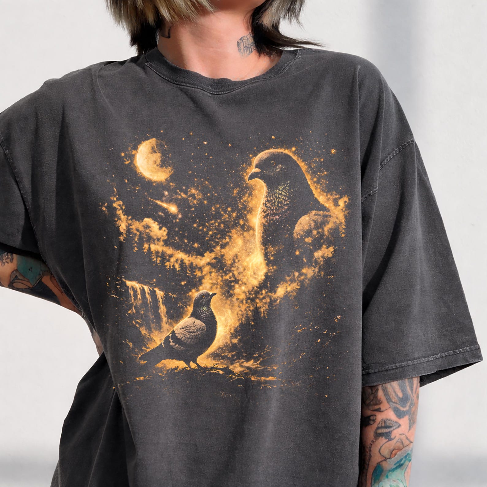 Pigeon Howling Moon Graphic T-Shirt, Retro 90s Comfort Colors Bird Tee 4XL