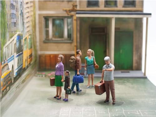 ICM 1/35 Chernobyl 5 Evacuee Set Plastic Model Kit 35905