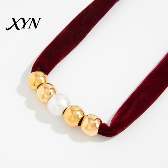 Fabric Necklace with Metallic Beads Leopard Print Scarf Choker, Faux Pearl Beads, Soft Adjustable Velvet Choker Fashion Jewelry for Women Daily