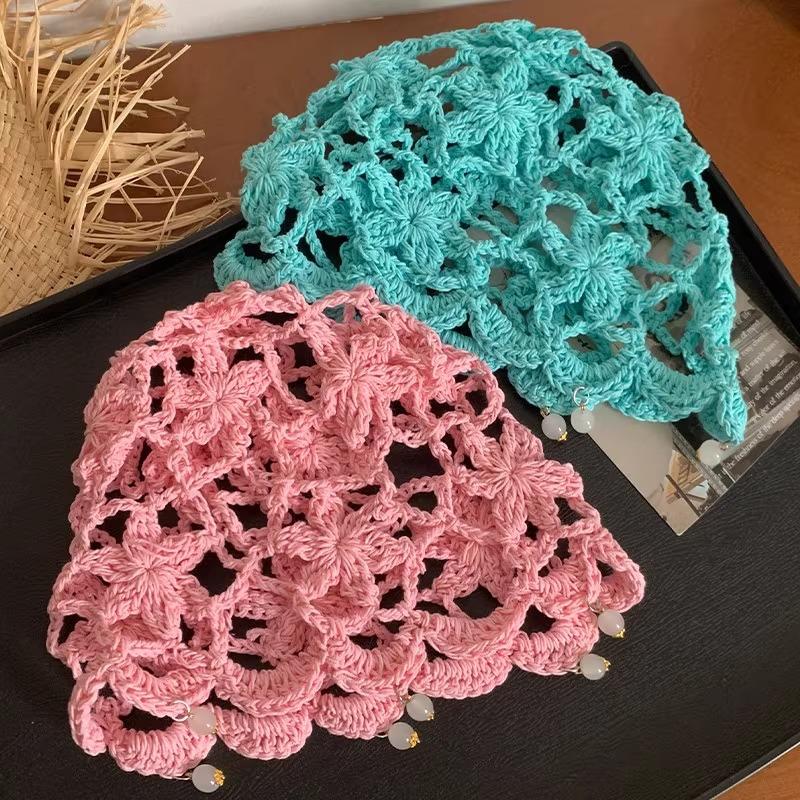 Women's Spring and Summer New Hand Woven Hollowed Head Hat Breathable Hook Flower Pearl Pendant Small Pull Head Hat
