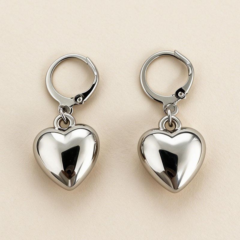 Elegant Heart Pendant Necklace: Simple, Versatile Japanese & Korean-Inspired Clavicle Chain for Women