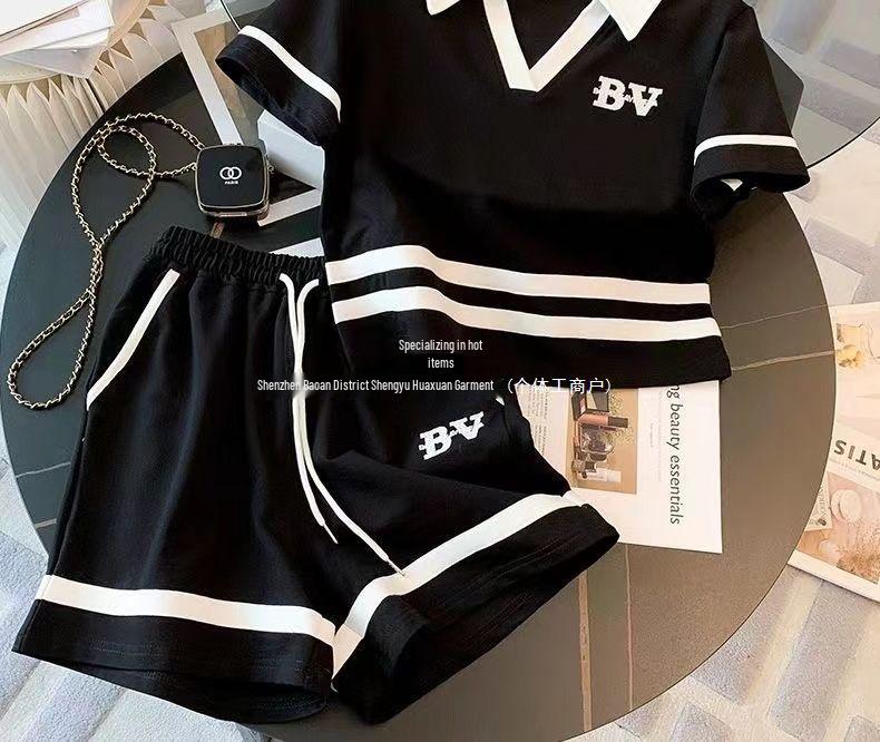 2024 Damen Koreanischer Stil Lässiges Sommer Sportbekleidungs-Set: Lockere zweiteilige Shorts gegen das Altern
