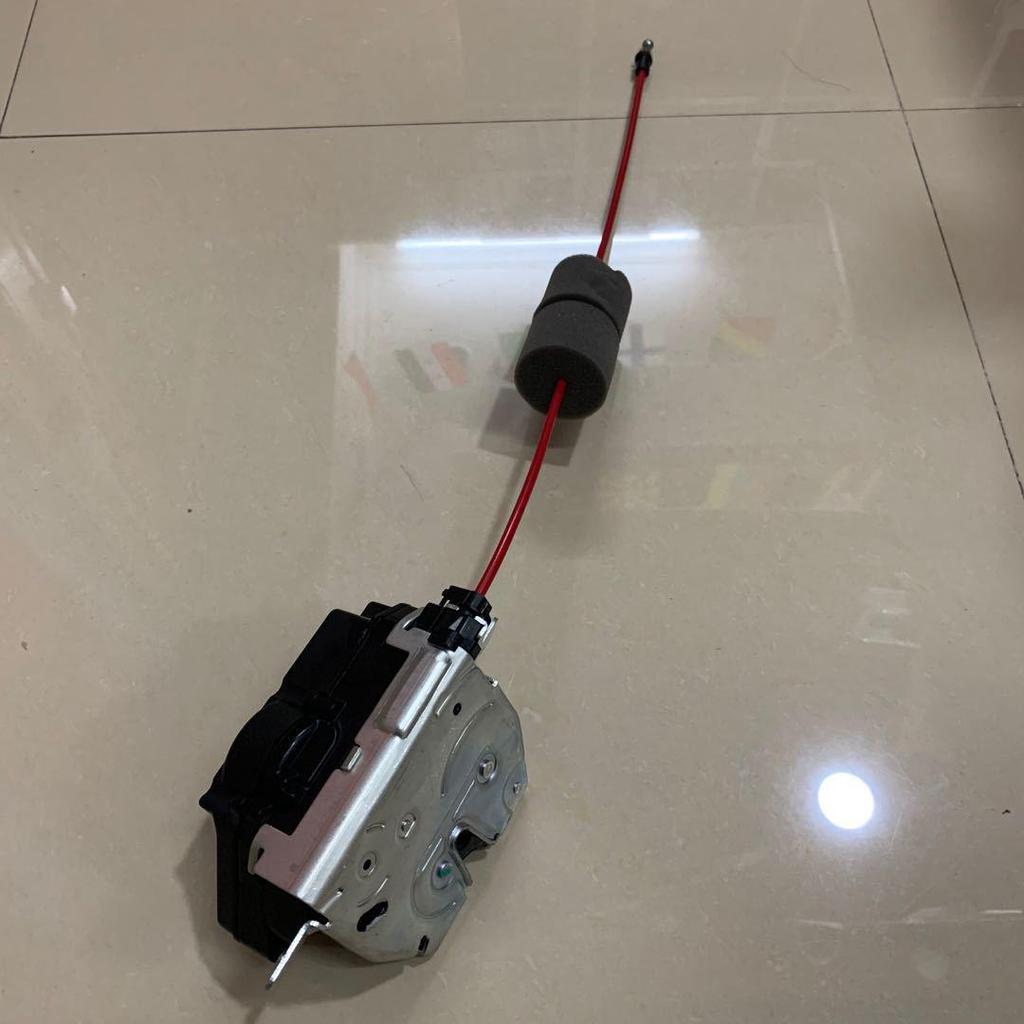 Rear Tailgate Lock Actuator for Mercedes-Benz W164, Part Number 1647400635.