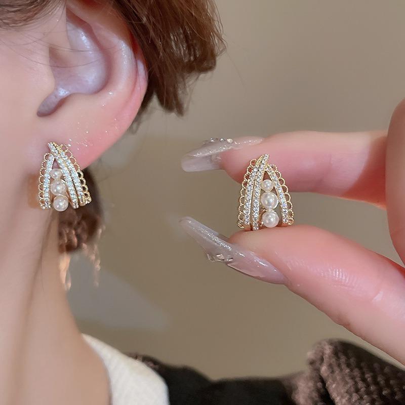 Silver Needle Zircon Flower Pearl Stud Earrings Exquisite Light Luxury High-end Earrings Niche White Versatile Earrings
