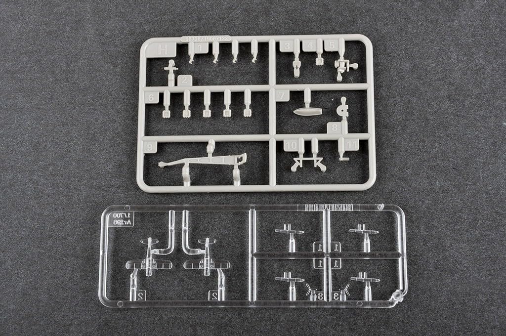 Trumpeter 1/700 German Navy Battleship Gneisenau Plastic Model 06736 Molded Color