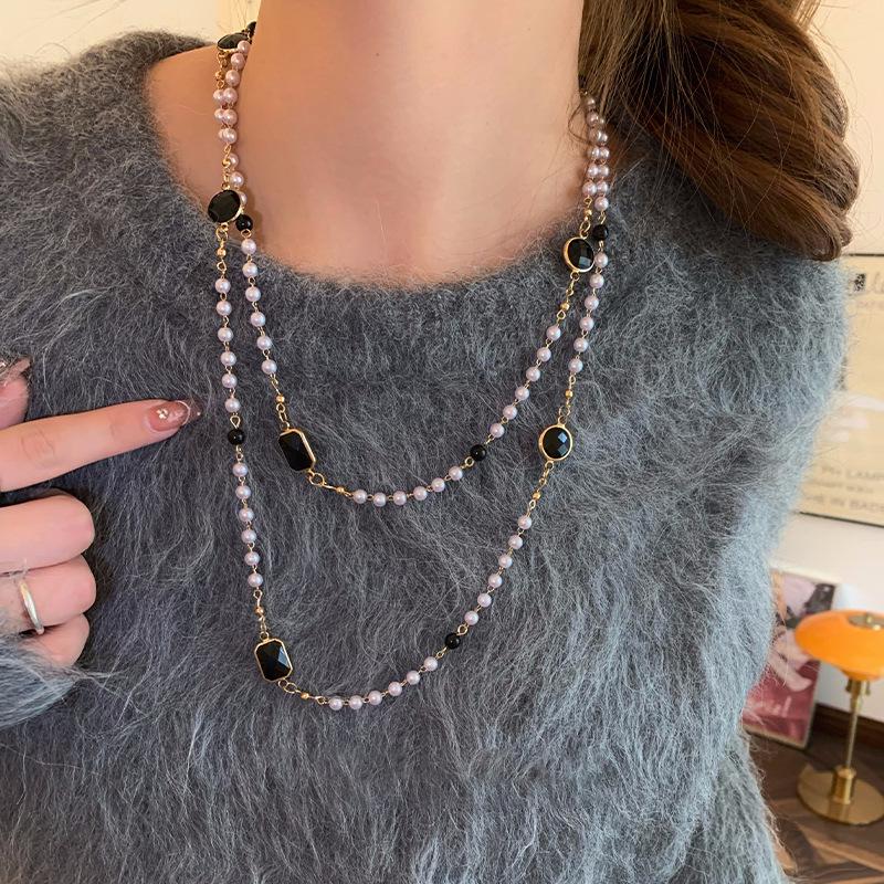 Elegant French Irregular Pearl Pendant Necklace: Versatile Luxury Clavicle Jewelry for Women