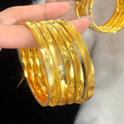 Imitation Gold Daisy Bracelet: Old Money Style, Versatile Solid Circle Flower Design for Women