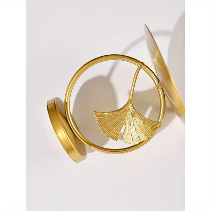 1pc Mini Gold Iron Candlestick Creative Simple Geometric Plate Romantic Candle Cup Table Decoration