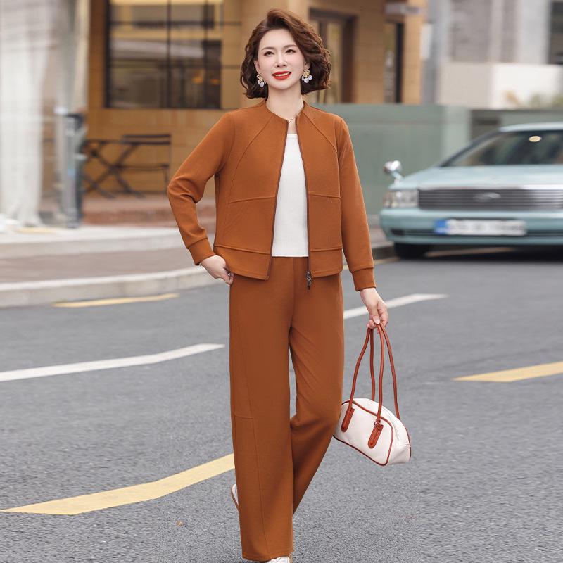 

Mother s Casual Spring/Autumn Sports Suit: Elegant Zipper Cardigan & Loose Pants Set for Middle-Aged and Elderly Women. XXL (100-115 lbs) жовтий/коричневий