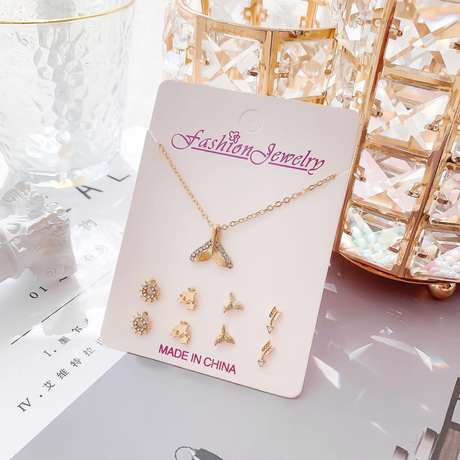 

Комплект из хрустальных рождественских сережек и золотого ожерелья на ключицу Necklace Earring Set