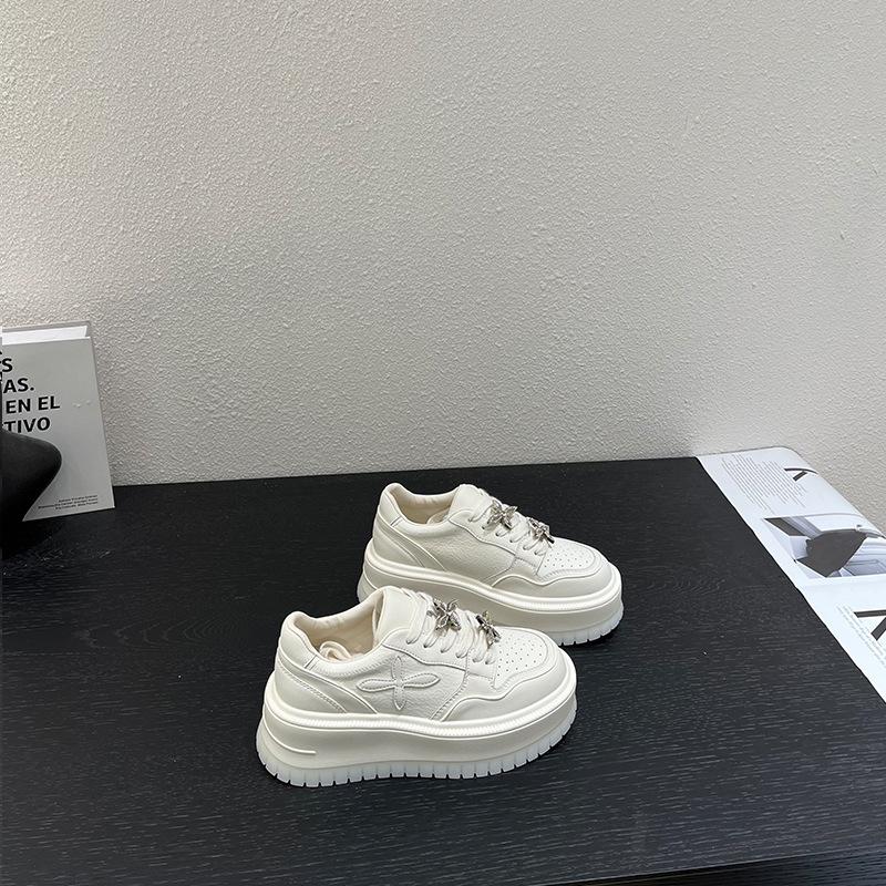 

Весенние новые кожаные туфли-маффины на толстой подошве женские 6 см со стразами модные универсальные перламутрово-белые кеды 40