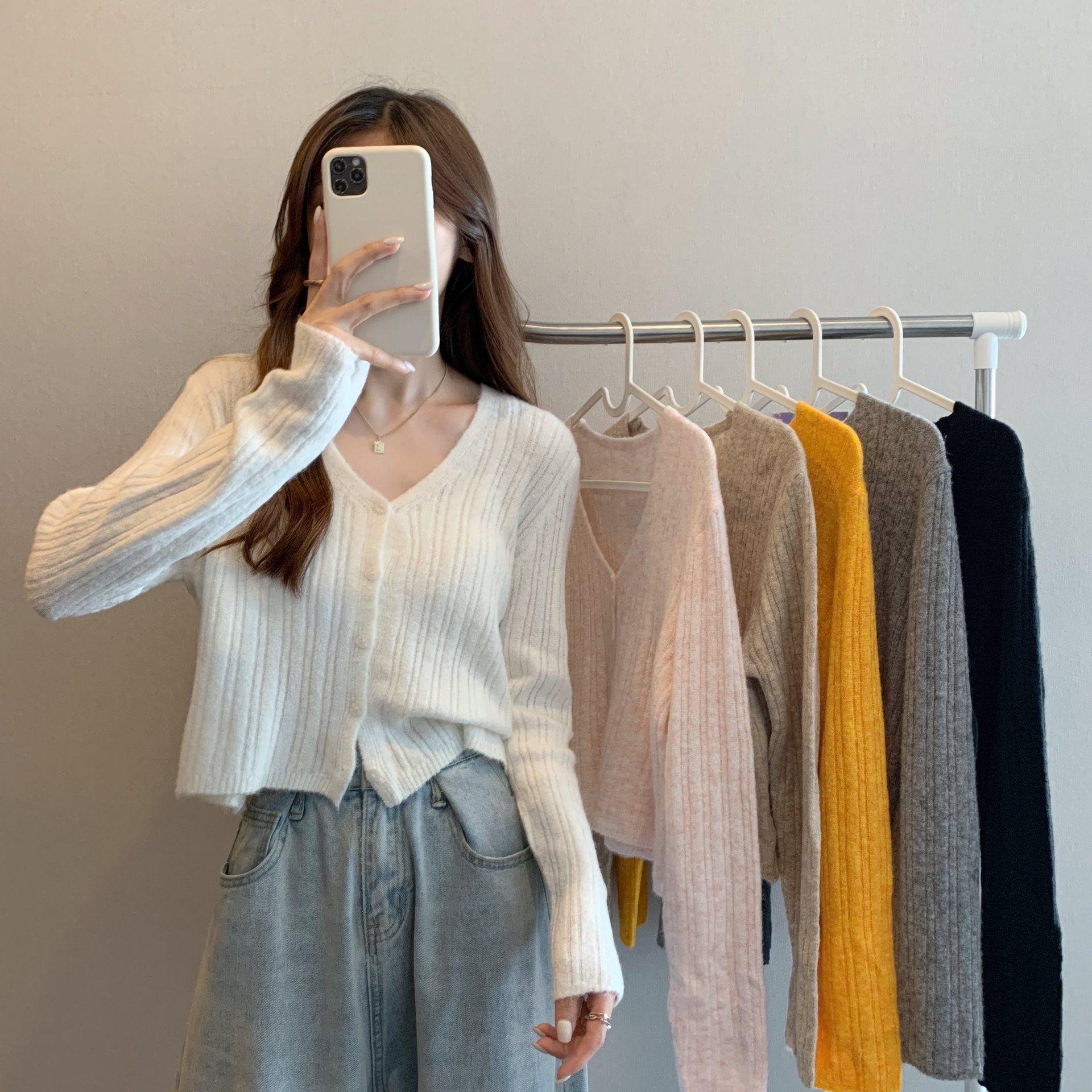 

French Chic Women s V-Neck Knitted Cardigan: Spring & Autumn Short Top L