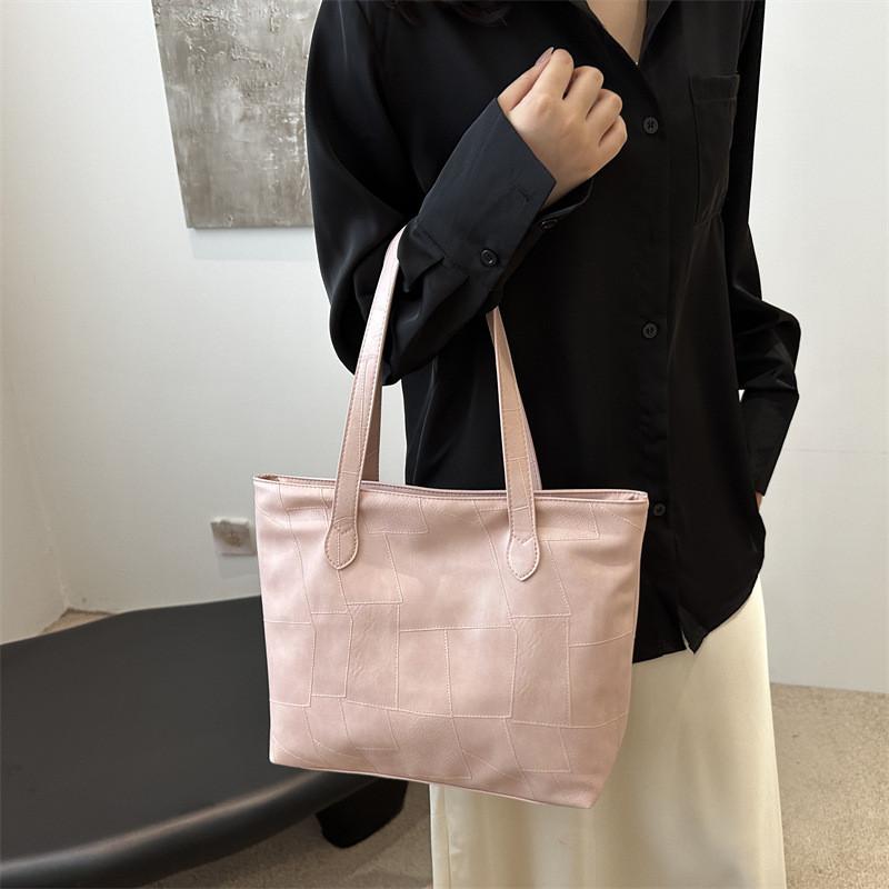 Elegant And Spacious Pu Tote Bag For Women Modern Urban Minimalist Style Perfect For Daily Use