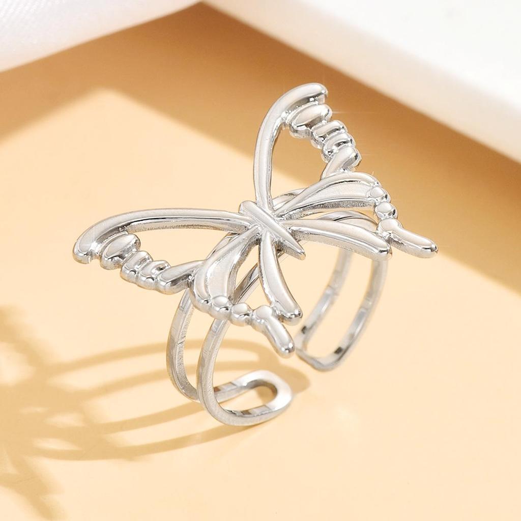 Retro Elegant Hollow Butterfly Ring - Fresh Pastoral Style Open Animal Finger Ring in Stainless Steel