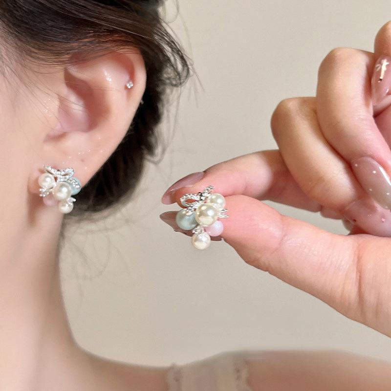 Women's Exquisite Pearl Bow Grape Stud Earrings - High-End 2026 Style
