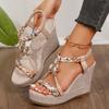 Modische Keilsandalen mit Metalldekor für Damen Sommer 2025 Geflochtenes Band Plateau Gladiatorsandalen Frau Dicke Sohle Strand Sandalias Mujer