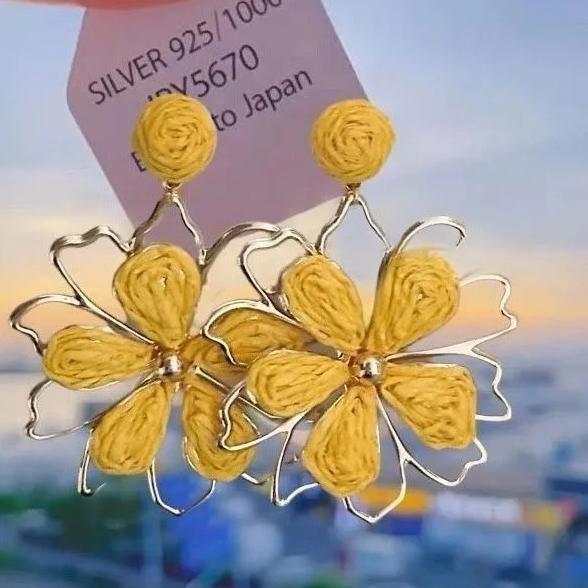 

Fashionable Earrings, Light Luxury Temperament Earrings One Size жёлтый