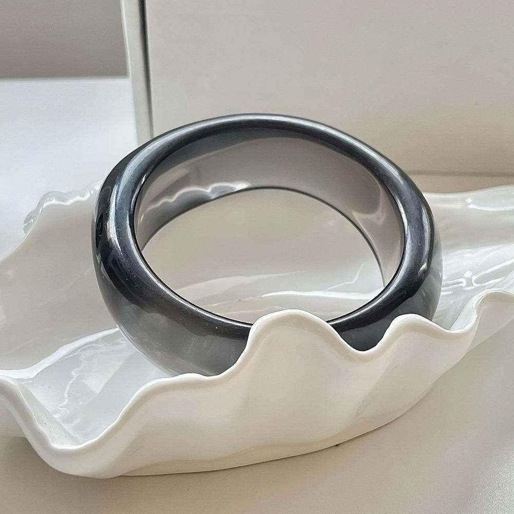 

Прозорий акриловий браслет з розмитим дизайном Широкий браслет Бохо браслет з підвісками Декорація для руки сірий