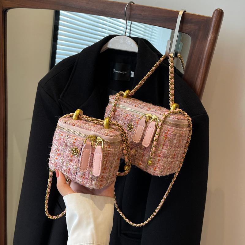 This Year, the Popular Bag Ladies 2025 New Mini Chain Bag Autumn and Winter Woolen Fashion Shoulder Crossbody Bucket Bag