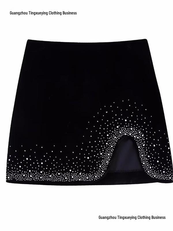 European & American Style Elegant Velvet High-Waisted Mini Skirt for Women - Autumn/Winter 2026 Collection