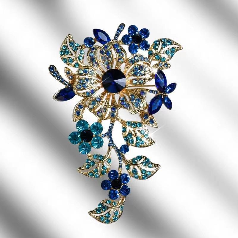 Flower Ladies Brooch Luxury Court Crystal Vintage Temperament Corsage Fashion Versatile Accessories