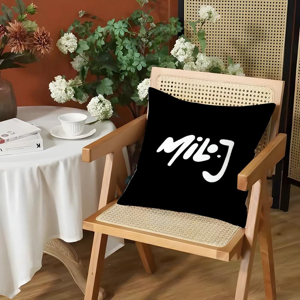 Argentinian MMilo j Rapper Cushion Cover Silky Short Plush Invisible Zipper Dustproof Sofa Pillow Case for Home Decor