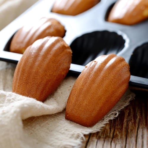 Tiger Crown Madeleine Mold, Black, 228 x 269 x 13mm, 15-Piece Set, Steel with Silicone Coating, Heat-Resistant up to 250C (Product Code: 5084)