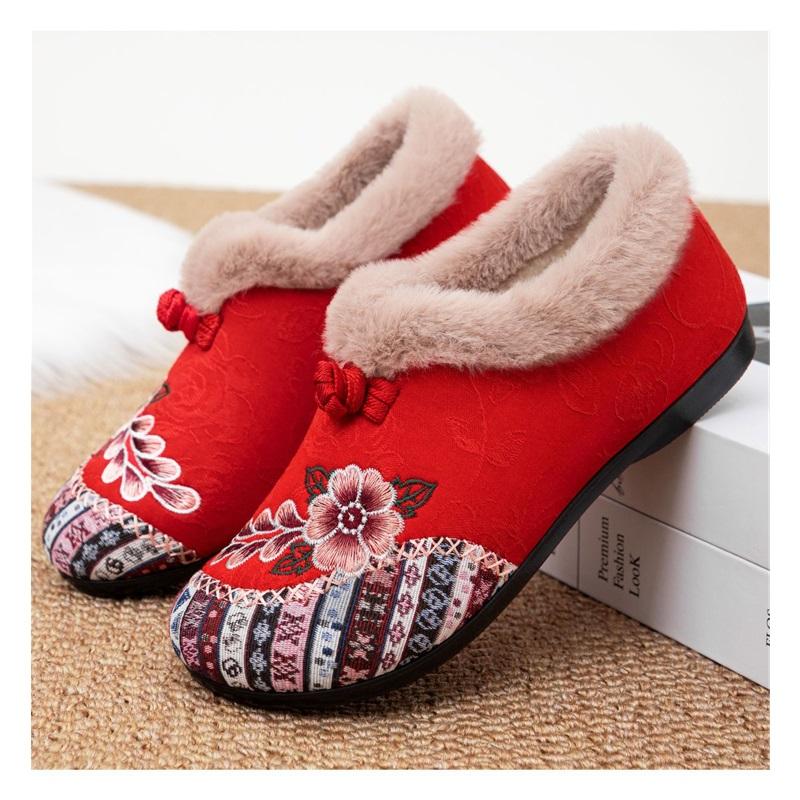 Women's Winter Velvet Thick Cotton Shoes Embroidered Casual Shoes