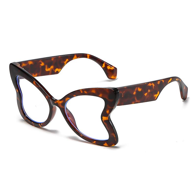 Women's Retro Butterfly Sunglasses - Elegant Color Block Design with Sun Protection