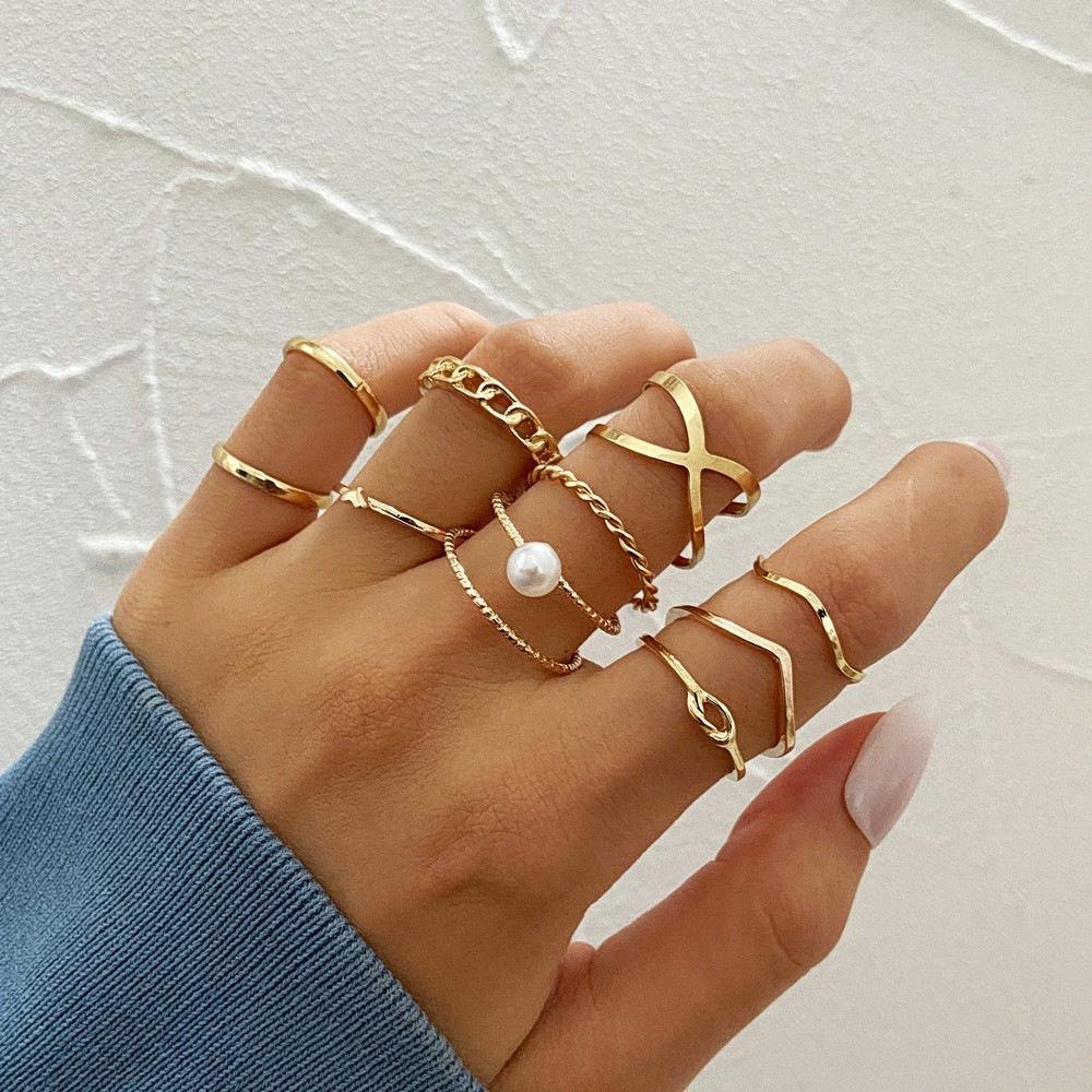 10-Piece Star and Moon, Heart, and Leaf Knuckle Ring Set - Creative Retro Women's Rings