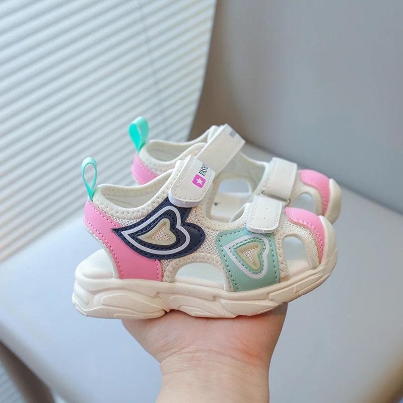 Girls Beach Shoes Fashion 2025 Summer Brand New Kids Sport Sandals with Double Hearts Classic Princess Sweet Casual Sandals Soft