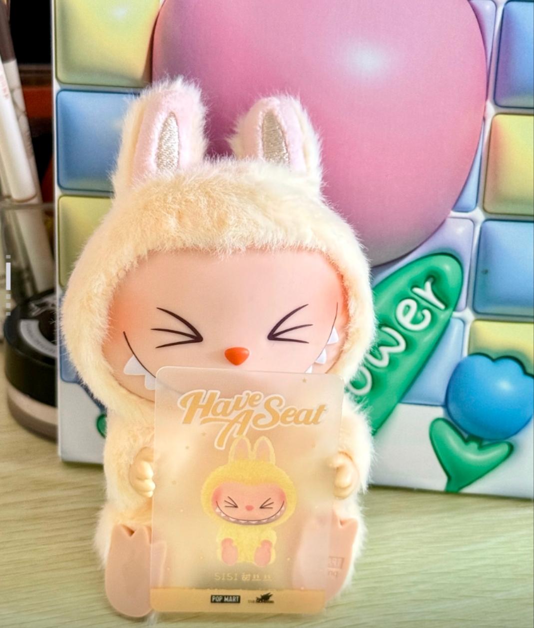 

POP MART Лабубу монстр брелок серия have a seat с секретным подарком внутри CONFIRMED STYLE - SISI разноцветный