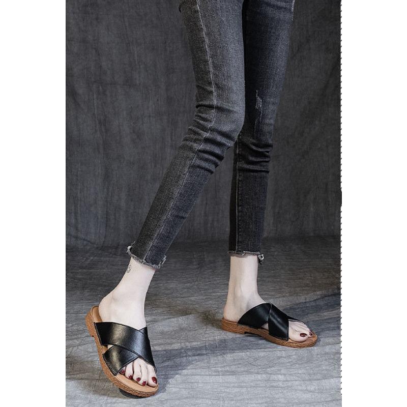 Fashionable Women's Outerwear Versatile Flat New Beach Shoes and Slippers