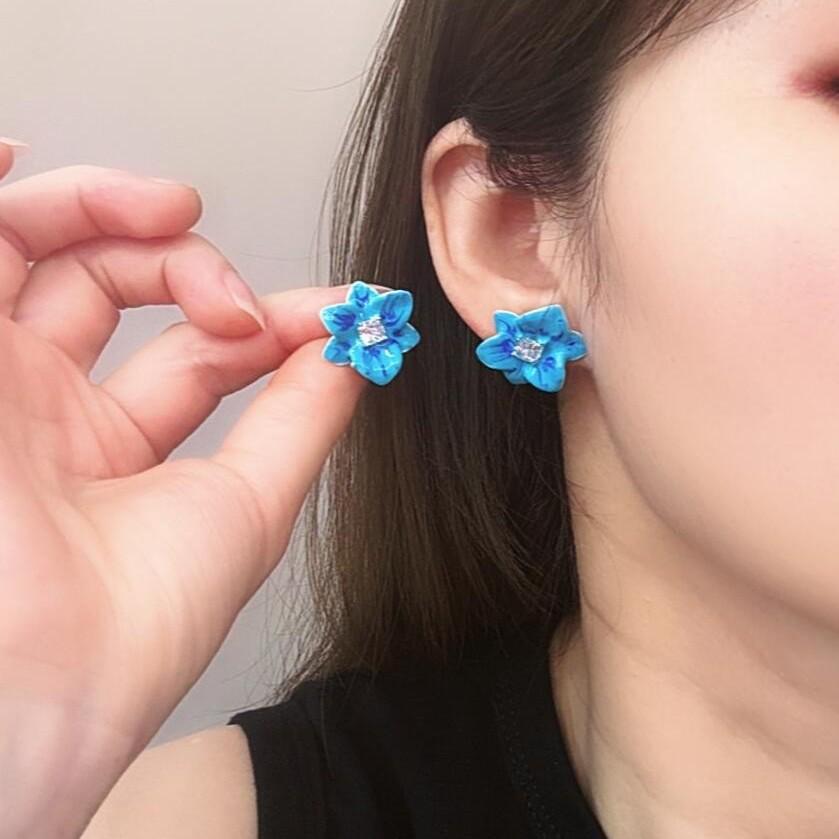 Blue Flower Stud Earrings: Elegant Seaside Vacation Style, Perfect for Summer