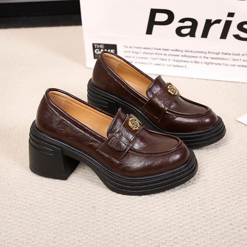 

Женские туфли на платформе из мягкой кожи, весна 2025, новые, черные, на толстом каблуке, увеличивающие рост, лоферы, универсальные туфли из маленькой кожи на одной педали 40 коричневый