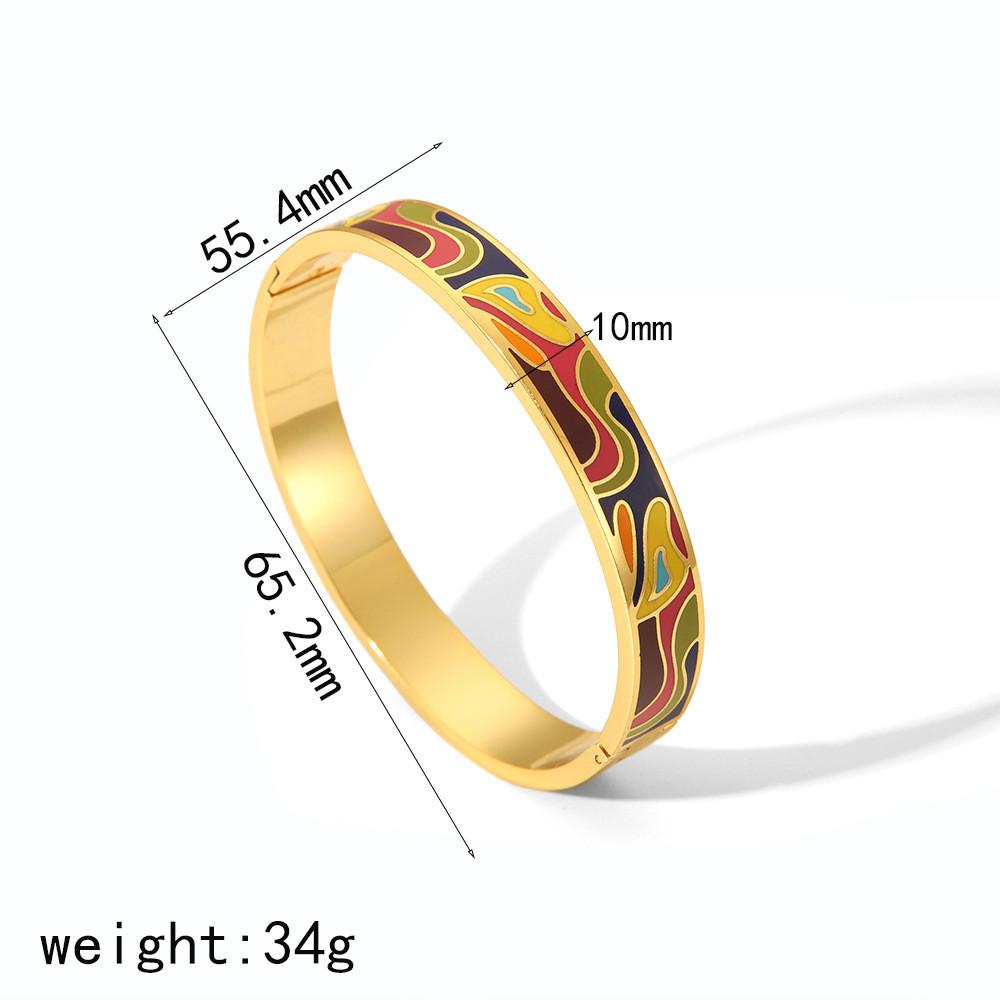 Modern Stainless Steel Cuff Bracelet With Engraved Pattern For Elegant Summer Style