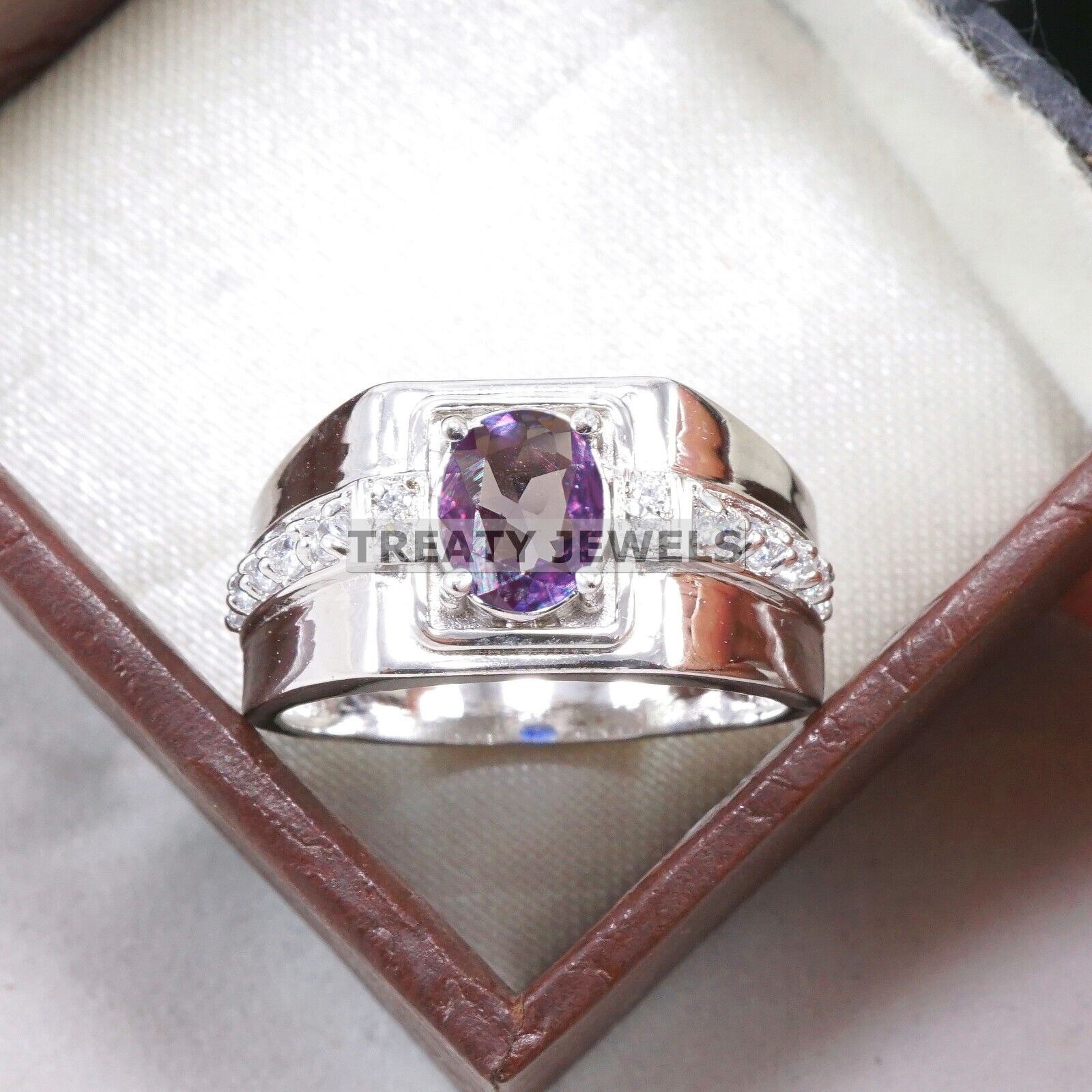

Alexandrite Oval Cut Gemstone With 925 Sterling Silver Ring For Men s #A631 JL375656872253 4-16 US срібний